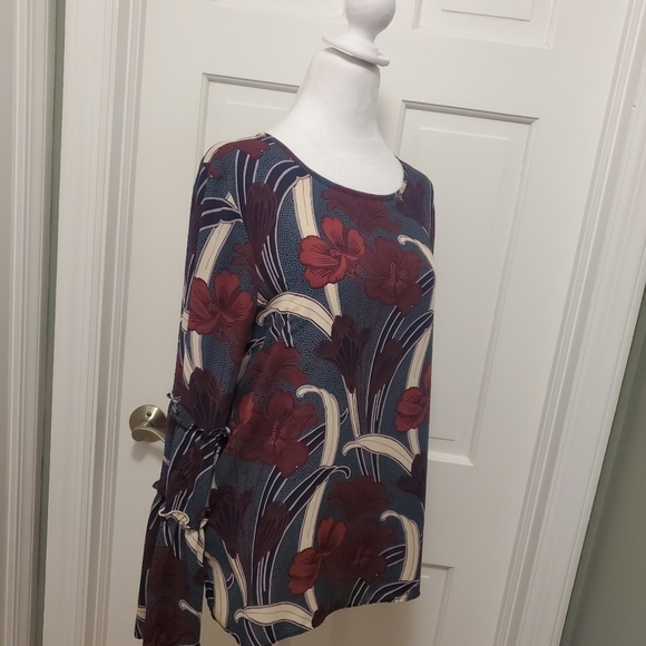 Ann TAYLOR Floral Print Long Sleeve Bell/Ruffle Size Medium - Picture 5 of 11